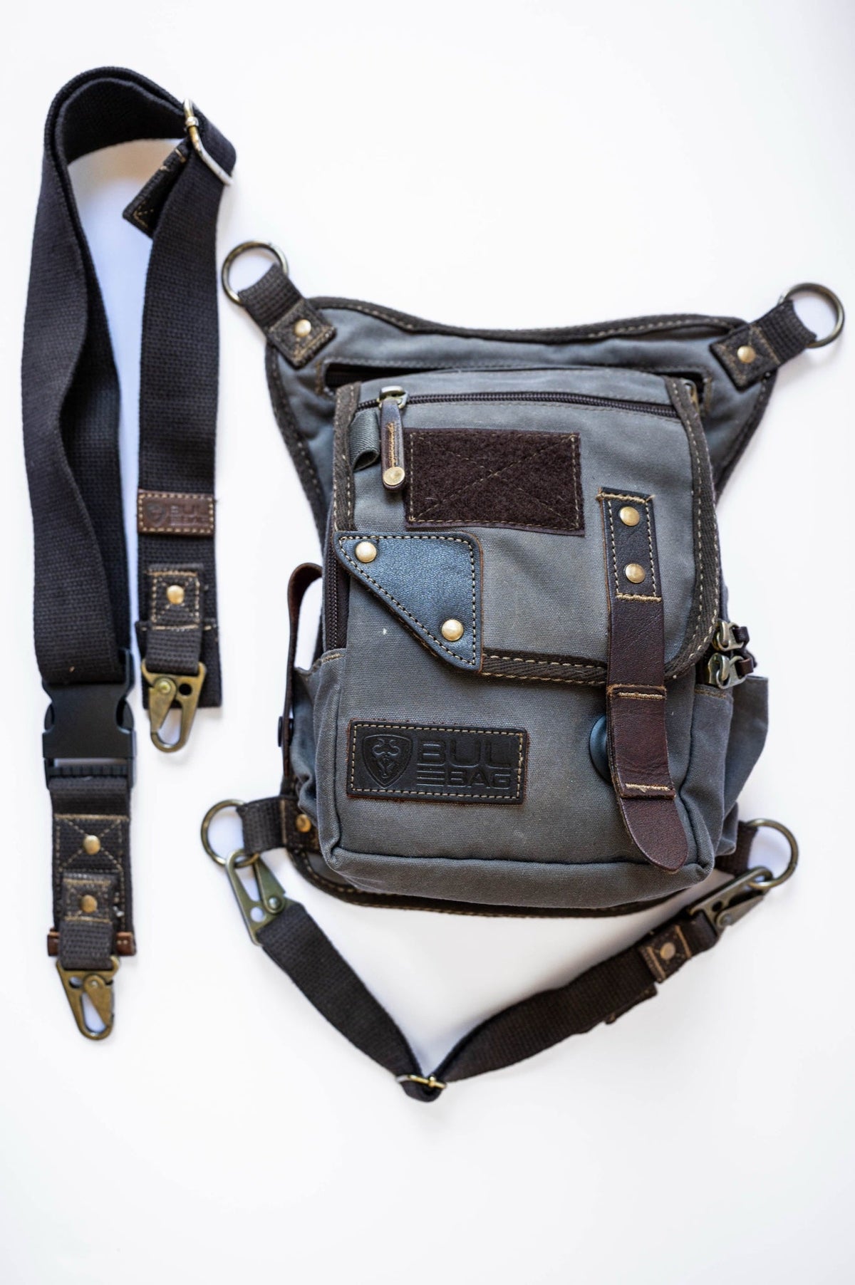 Brookshire in Slate Grey/Havana with strap set