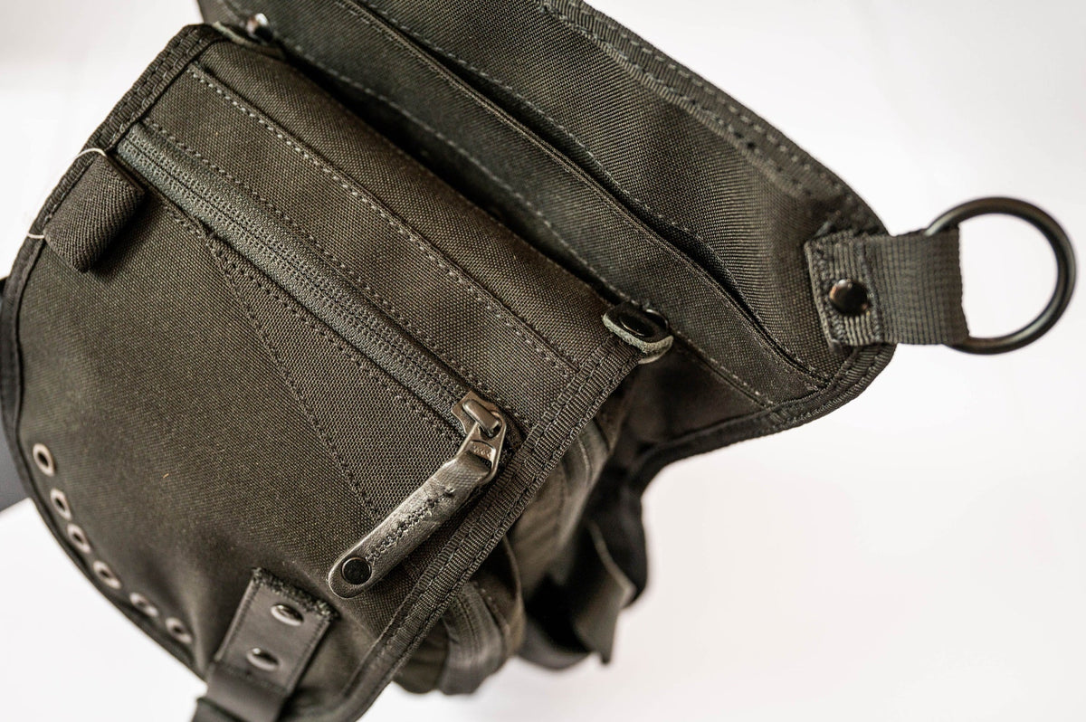 Diamondback in Black/Black, flap detail