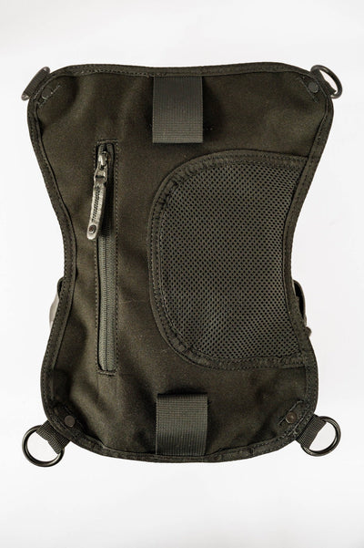 Diamondback in Black/Black, back panel